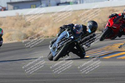 media/Dec-18-2022-SoCal Trackdays (Sun) [[8099a50955]]/Turn 4 (1pm)/